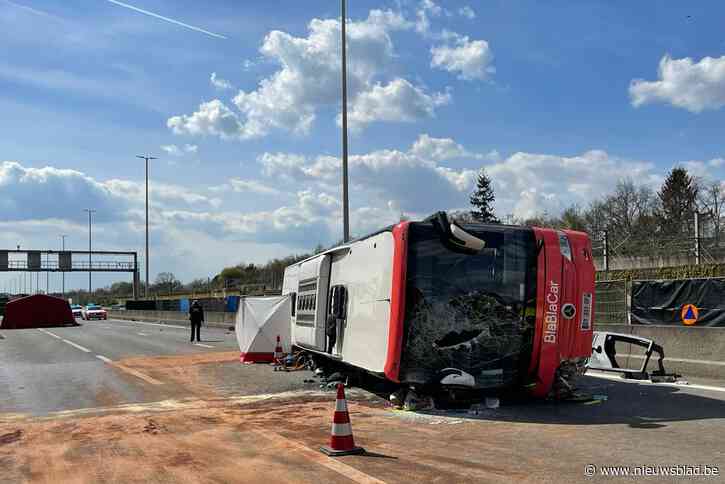 Dodelijk busongeval met Franse reisbus op E19 ter hoogte van Sint-Job-In-t-Goor: Chauffeur onder invloed van drugs.