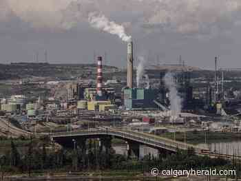 Varcoe: U.S. senator heads to oilsands as energy security concerns 'jolt' Americans - Calgary Herald