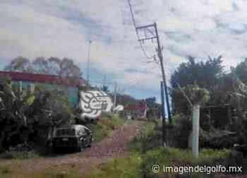 Postes de CFE, un peligro en Misantla; ´están a punto de caerse´, denuncian - Imagen del Golfo