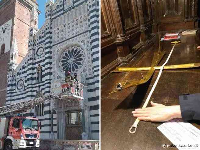 Monza, la croce del Duomo si stacca per il vento forte: ferito un bambino - Corriere Milano