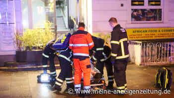 Sohn sticht auf Vater ein