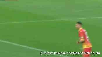 Unfassbares Torwarttor in Italien! Abschlag vom eigenen Strafraum landet im Kasten - sogar FIFA reagiert