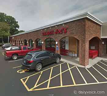 Thief, Accomplice Use Scheme To Steal Woman's Wallet At Darien Supermarket - Daily Voice