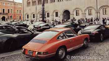 Parma, in piazza Duomo la parata delle Porsche - La Repubblica