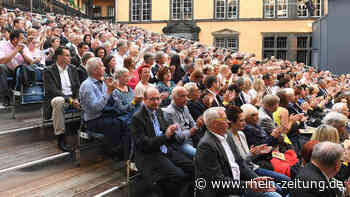 Spielplan vorgestellt: Mayener Burgfestspiele 2023 im Zeichen der Hexe - Rhein-Zeitung