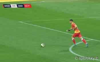 Gagno, il portiere del Modena fa gol all'Imolese. Video - Sky Sport