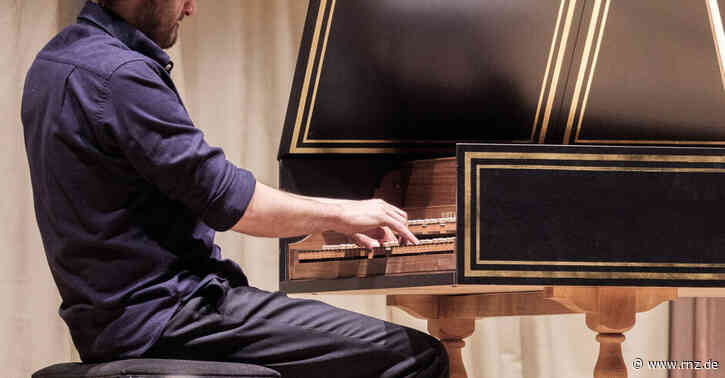 Königssaal im Schloss:  Die neue Freiheit mit Bach auf dem modernen Flügel