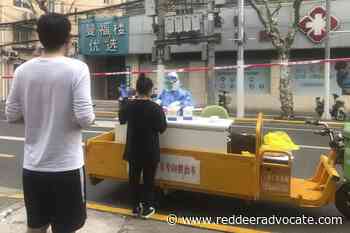 Shanghai discharges thousands of patients, boosts supplies - Red Deer Advocate