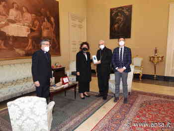 Mafia: Olio della legalità consegnato ad arcivescovo Catania - Agenzia ANSA