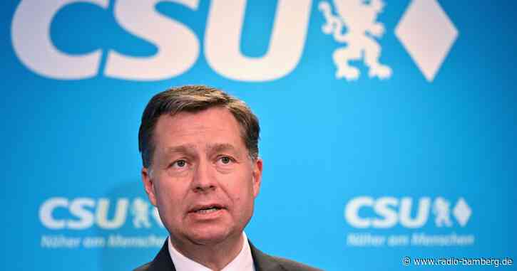 CSU-Generalsekretär fordert weiterhin Rücktritt von Spiegel