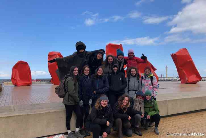 KSA-leidsters stappen op één dag kustlijn af voor Kom op Tegen Kanker