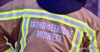 Auto botst tegen paal, bestuurder lichtgewond | Pittem | hln.be - Het Laatste Nieuws