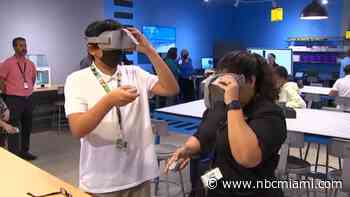 South Florida Students Impressed, Inspired by High Tech Learning Lab