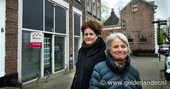 Vluchtelingwerkers Tiel balen dat ze vluchteling niet meer mógen helpen - De Gelderlander