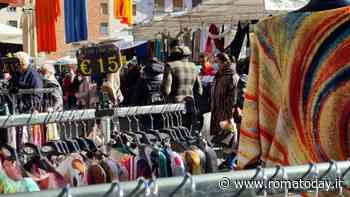 Il mercato de Gli Ambulanti di Forte dei Marmi a Ostia per Pasqua e Pasquetta