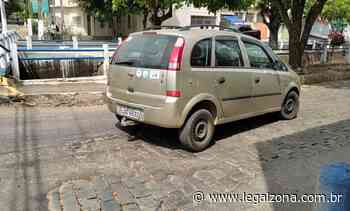 Buracos na beira valão na Cehab danificam veículos em Itaperuna - Portal Legalzona