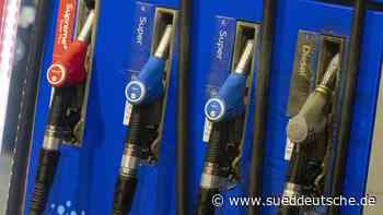 Auto - Dieselpreis sinkt unter zwei Euro - Wirtschaft - Süddeutsche Zeitung - SZ.de