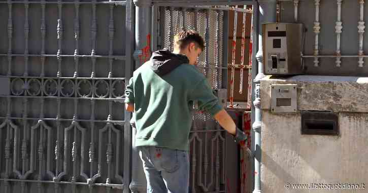 Roma, imbrattato con la vernice rossa l’ingresso dell’Ambasciata russa in Italia