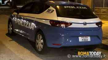 Banda usa auto come ariete per infrangere la vetrata della gioielleria