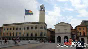 In stato confusionale minaccia il suicidio su Ponte di Mezzo - PisaToday