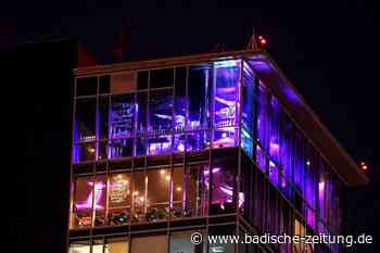 Feiern ohne Masken: Das Freiburger Nachtleben läuft nur langsam an - Freiburg - Badische Zeitung