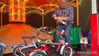 Feste in Parchim und Umgebung: Wolfgang Harndt macht zum Osterfeuer sein Karussell startklar - svz – Schweriner Volkszeitung