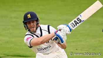 County Championship: Warwickshire and Surrey draw run-fest
