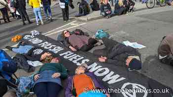 Extinction Rebellion blocks London bridges for mass protest - The Bolton News