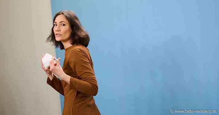 Ex-Familienministerin Schröder verteidigt Übergangsgeld