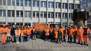 Augsburger Schülerinnen helfen, ihre Stadt sauber zu halten
