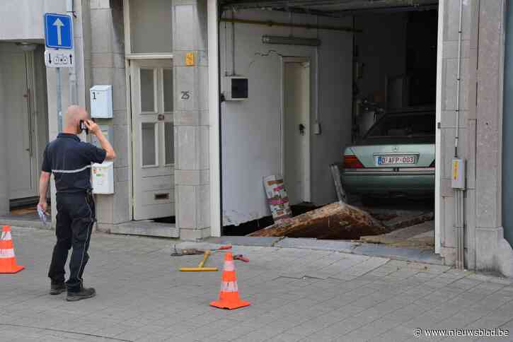 Rik Woutersstraat in centrum Mechelen afgesloten na verzakking in appartementsgebouw