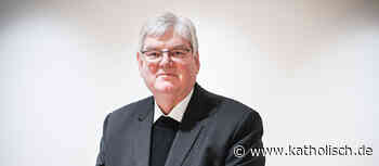 Bistum Hildesheim weist Rücktrittsforderung gegen Weihbischof zurück - katholisch.de