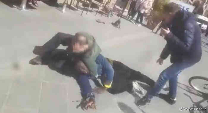 Fermo venditore ambulante a Firenze, video diffuso sul web fa discutere - Agenzia ANSA