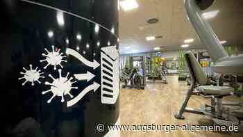 Besucher schläft im Fitnessstudio in Augsburg ein