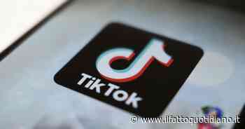 Parma, due studentesse incendiano un banco a scuola: volevano “copiare” un video su TikTok - Il Fatto Quotidiano