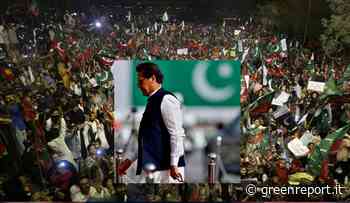 Pakistan: proteste di massa dopo il "golpe" parlamentare contro il premier Khan - Greenreport: economia ecologica e sviluppo sostenibile