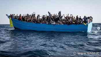 Migranti: due sbarchi dall'alba a Lampedusa, in arrivo in 172 - Agenzia ANSA