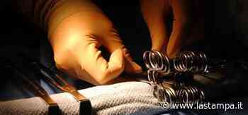 Ritardò il cesareo e il feto morì, a Bari chiesto rinvio a giudizio per la ginecologa: è accusata di omicidio… - La Stampa