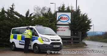 Queues at petrol stations as pumps close because of oil protests - Grimsby Live