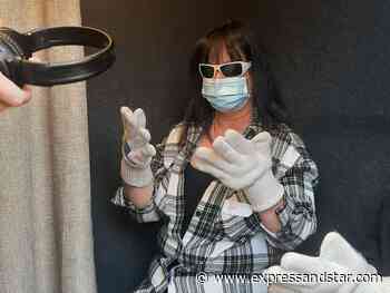 Dementia virtual reality tour gives Wolverhampton residents chance to discover how disease feels - Express & Star