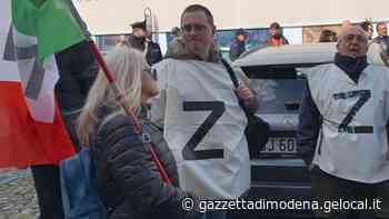 Covid. In centro a Modena tornano i no green-pass sfoggiano la “Z” per sostenere Putin - La Gazzetta di Modena