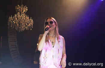 Ashe serenades The Fillmore with shameless authenticity - Daily Californian