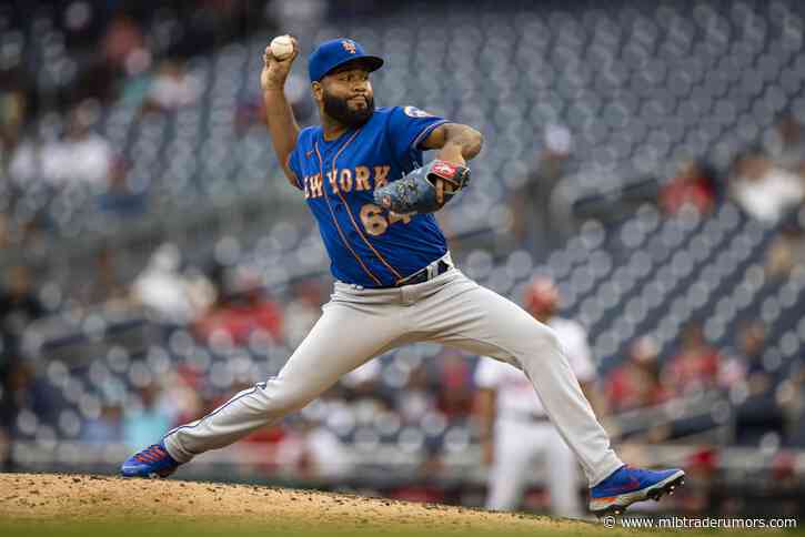 Mets Outright Yennsy Diaz