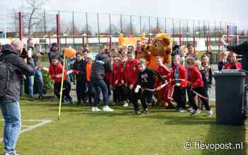Jeugdteams van Reaal Dronten halen ruim 4000 euro op voor KiKa - flevopost.nl