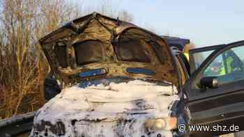 Kreis Dithmarschen: Auto brennt auf der A23 bei Heide – Autobahn musste gesperrt werden | shz.de - shz.de