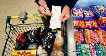 Parents left 'embarrassed' after NHS food voucher scheme hit by computer glitch - The Mirror