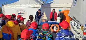 Giornata del mare e pulizia dei fondali nel porto di Andora - La Stampa