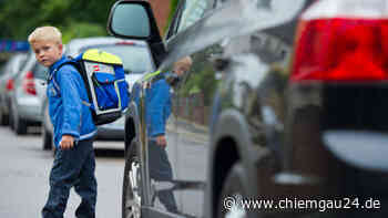 Traunstein - Schulweghelfer an der Kammerer Straße im Einsatz - chiemgau24.de