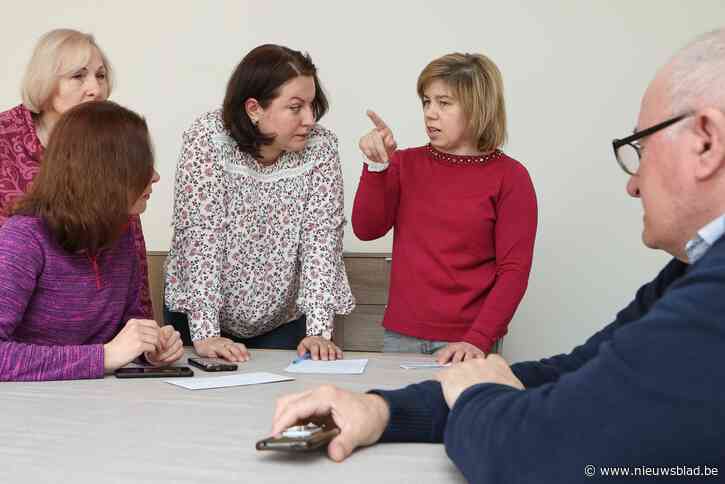Eerst tolkte ze voor voetballers, nu voor vluchtelingen: “Ze hebben veel praktische vragen, maar ik hoor ook veel gruwel”