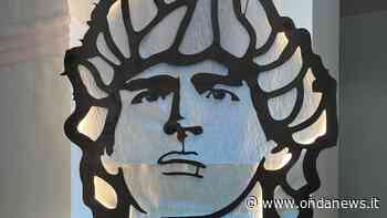 L'opera “Diego Iluminado” dell'artista Alejandro Marmo nella Filiale della Banca Monte Pruno a Sala Consilina - ondanews